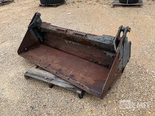 Surplus Bobcat 74 COMBO BKT Bucket in Saraland, Alabama, United States ...