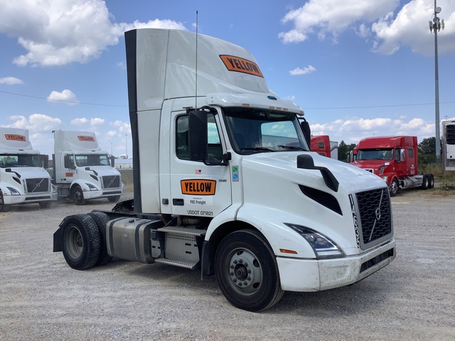 Picture, Right Front Corner