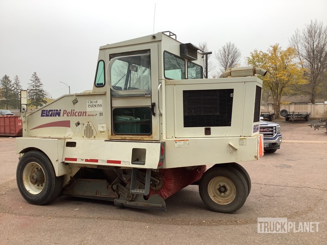 2002 Elgin Pelican Series P Sweeper Truck in Sioux Falls, South Dakota ...