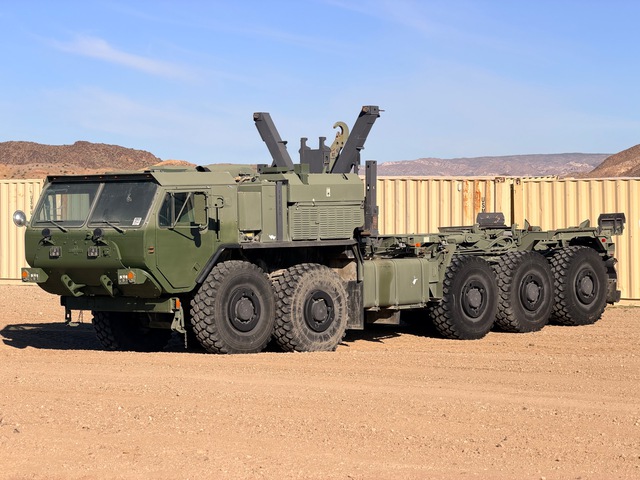 2011 Oshkosh MKR18 LVSR 10x10 Truck w/Rear Mounted Container Handler