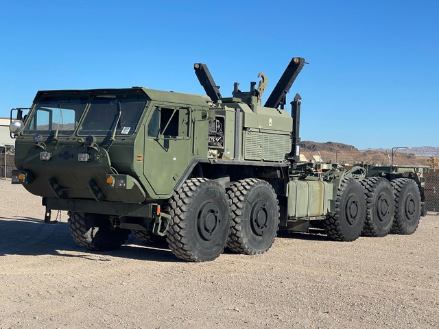2010 Oshkosh MKR18 LVSR 10x10 Truck w/Rear Mounted Container Handler