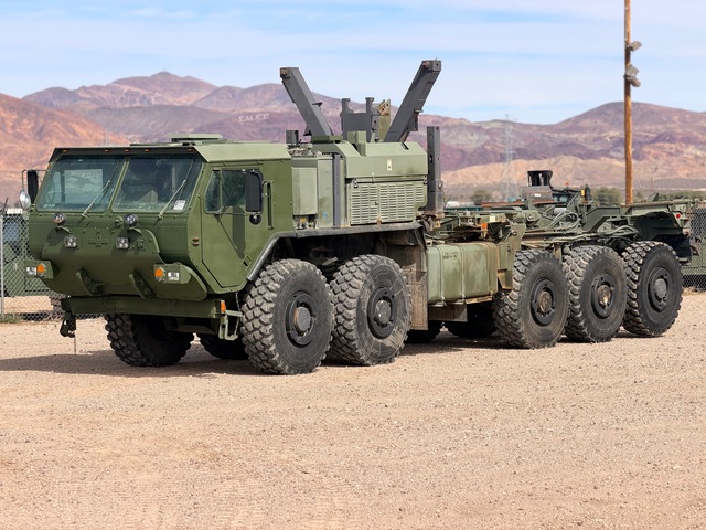 2010 Oshkosh MKR18 LSVR 10x10 Truck w/Rear Mounted Container Handler