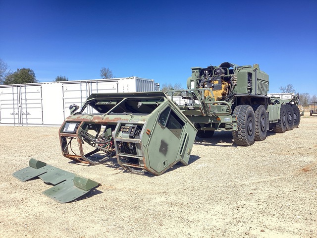 Oshkosh MKR18 LVSR 10x10 Truck w/Rear Mounted Container Handler