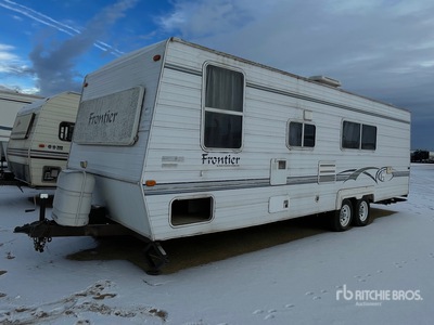 2002 Frontier 25 ft T/A Travel Trailer