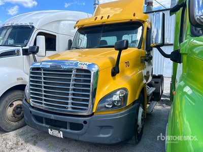 2015 Freightliner Cascadia 125 6x4 Day Cab Truck Tractor (Inoperable)