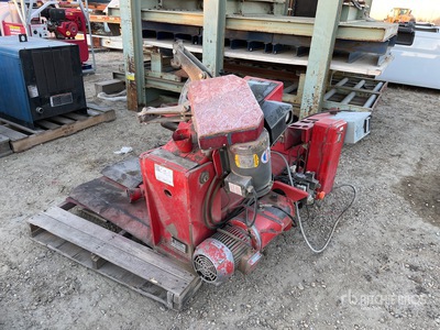 1985 Ravaglioli G95 Tire Changer