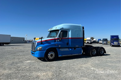 2015 Freightliner Cascadia 125 6x4 Ciągnik siodłowy T/A z kabiną sypialną