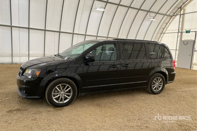2014 Dodge Grand Caravan R/T Minivan