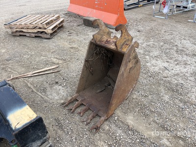 WBM SDD 24 in Q/C Digging Backhoe Loader Bucket - Fits Cat 420E