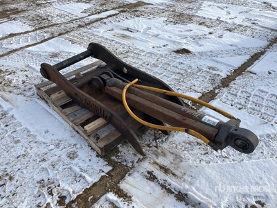 Excavator Thumb - Fits John Deere 200 Series