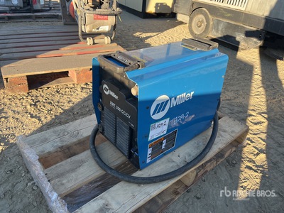 Miller Electric XMT 350 CC/CV Electric Welder