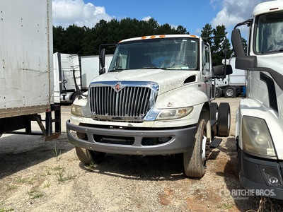 2011 International 4400 4x2 Cabeza Tractora Cabina Corta (Inoperable)