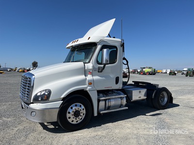 2016 Freightliner Cascadia 125 4x2 Ciągnik siodłowy z kabiną dzienną S/A