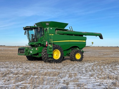 2014 John Deere S690 حصادة مجمعة