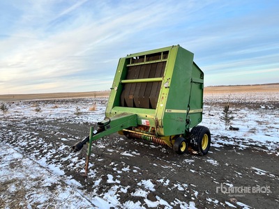 1983 John Deere 530 مكبس دائري