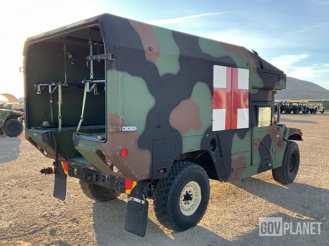 M997A2 ハンヴィー野戦救急車