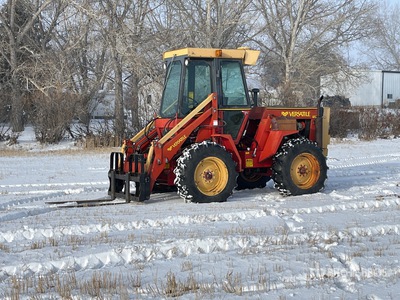 1981 Versatile 150 Bi-Directional Tractor