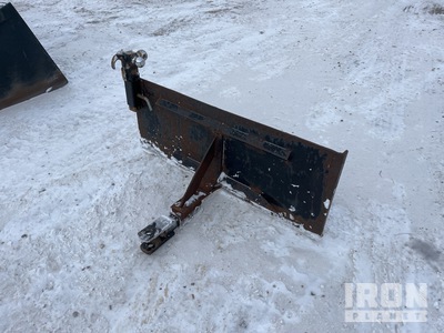 Custom Built Skid Steer Trailer Mover ملحقات معدة الحمل الصغيرة المجنزرة المتنوعة