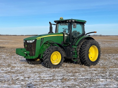 2014 John Deere 8245R جرار ذو دفع رباعي