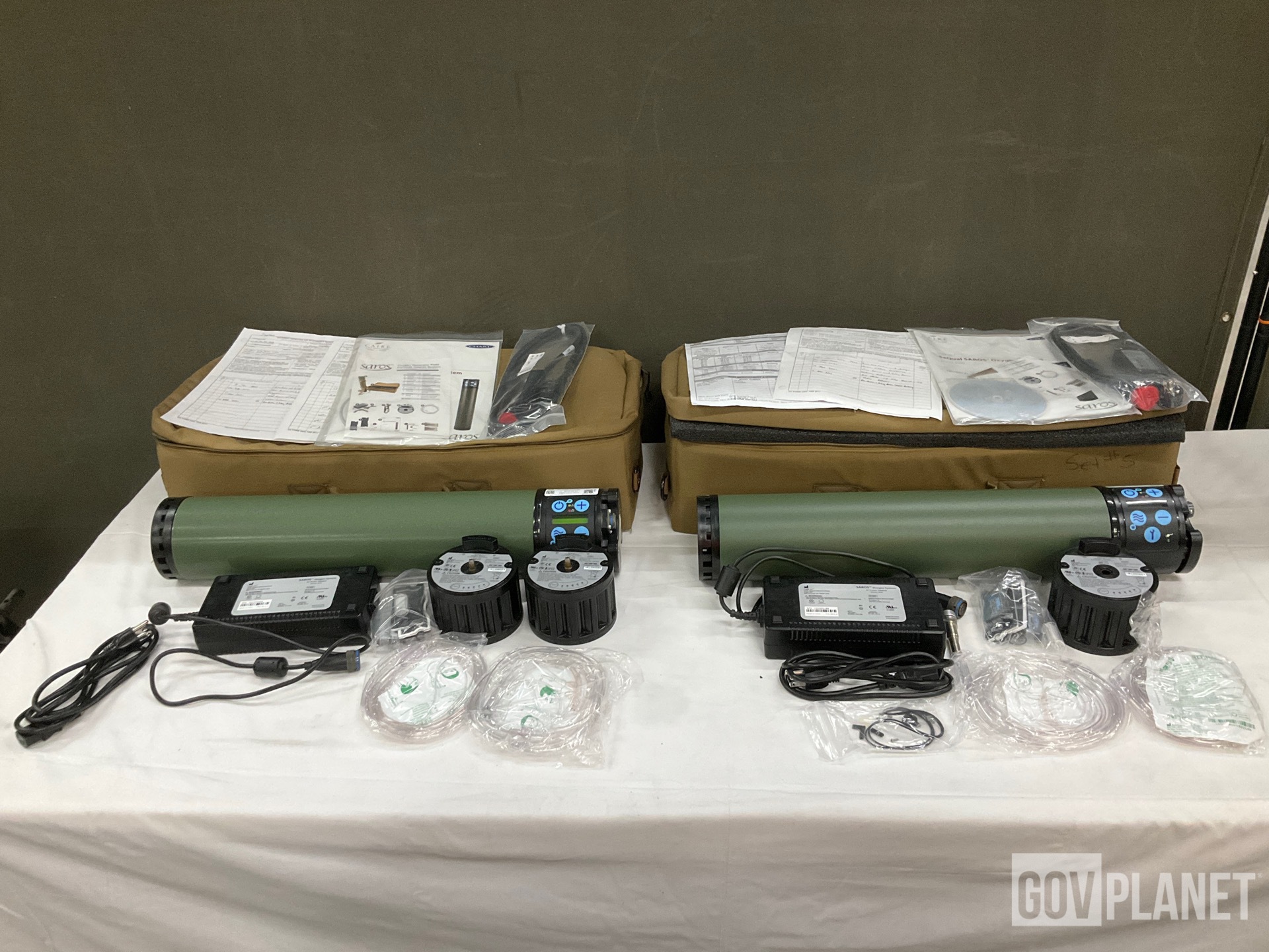 CAIRE ポータブル酸素濃縮器 SAROS 3000 CAIRE ポータブル酸素濃縮器 SAROS 3000