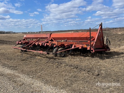 International 7200 28 ft Seed Drill Seed Drill