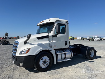 2019 Freightliner Cascadia 126 4x2 Ciągnik siodłowy z kabiną dzienną S/A