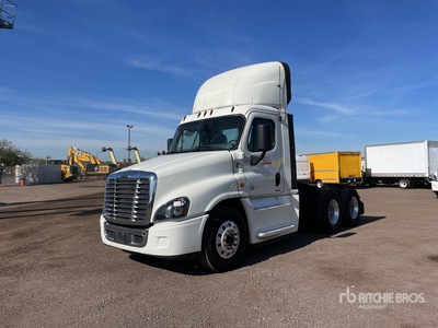 2017 Freightliner Cascadia 125 6x4 Ciągnik siodłowy T/A z kabiną dzienną