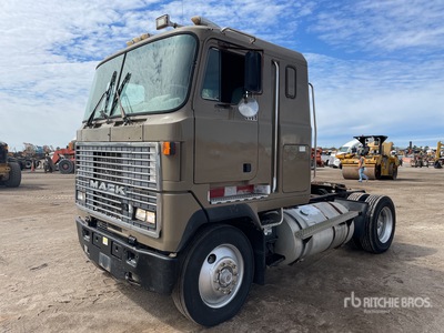 1986 Mack MH600 4x2 Sobrecabina S/A con cama