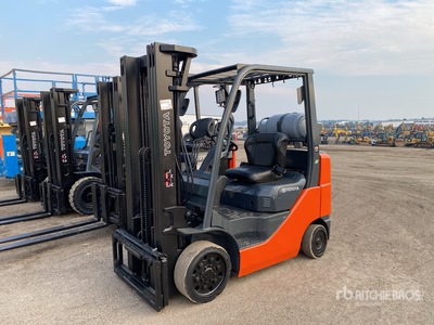 2008 Toyota 8FGCU25 4500 lb Caretilla de Ruedas de Macizas