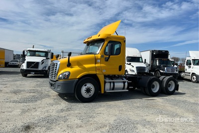 2017 Freightliner Cascadia 125 6x4 Ciągnik siodłowy T/A z kabiną dzienną