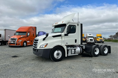 2018 Freightliner Cascadia 126 6x4 Ciągnik siodłowy T/A z kabiną dzienną