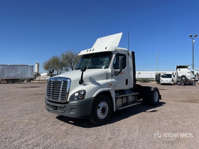 2016 Freightliner Cascadia 125 4x2 Ciągnik siodłowy z kabiną dzienną S/A