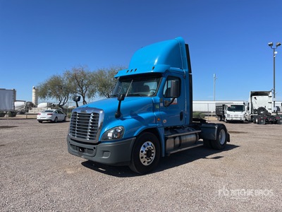 2018 Freightliner Cascadia 125 4x2 Ciągnik siodłowy z kabiną dzienną S/A