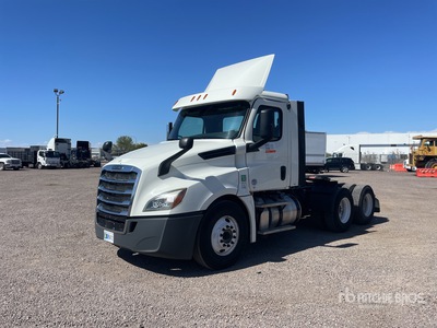 2018 Freightliner Cascadia 126 6x4 Ciągnik siodłowy T/A z kabiną dzienną