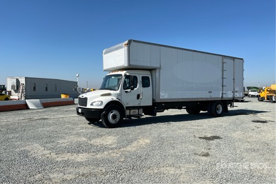 2014 Freightliner M2106 4x2 Furgonetka