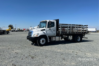 2016 Hino 268 4x2 Ciężarówka z płaską platformą