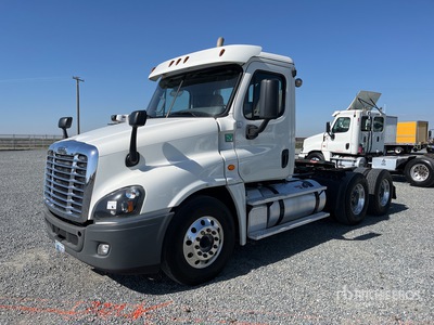 2018 Freightliner Cascadia 125 6x4 Ciągnik siodłowy T/A z kabiną dzienną