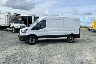 2020 Ford Transit 150 4x2 Samochód dostawczy Cargo