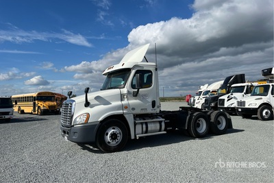 2016 Freightliner Cascadia 125 6x4 Ciągnik siodłowy T/A z kabiną dzienną