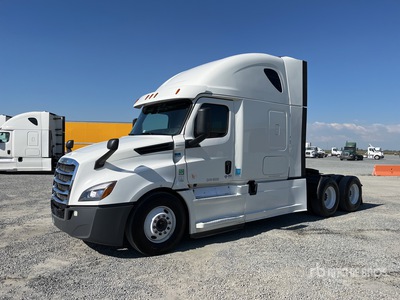 2018 Freightliner Cascadia 126 6x4 Ciągnik siodłowy T/A z kabiną sypialną