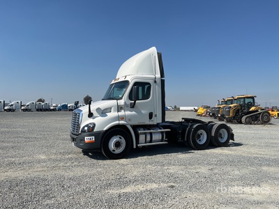 2016 Freightliner Cascadia 113 6x4 Ciągnik siodłowy T/A z kabiną dzienną