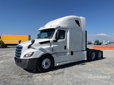 2018 Freightliner Cascadia 126 6x4 Ciągnik siodłowy T/A z kabiną sypialną