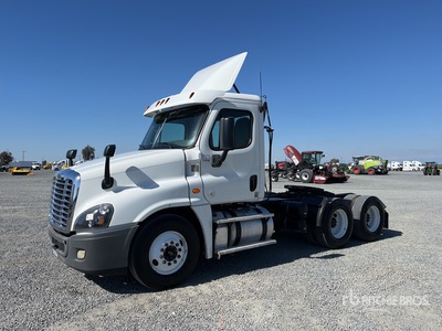 2017 Freightliner Cascadia 125 6x4 Ciągnik siodłowy T/A z kabiną dzienną