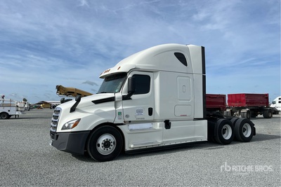 2018 Freightliner Cascadia 126 6x4 Ciągnik siodłowy T/A z kabiną sypialną