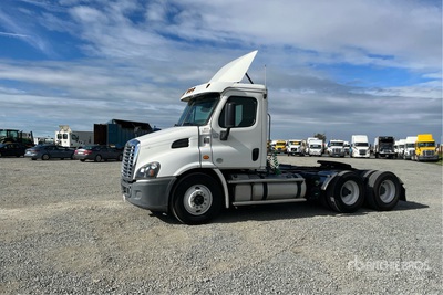 2016 Freightliner Cascadia 113 6x4 Ciągnik siodłowy T/A z kabiną dzienną