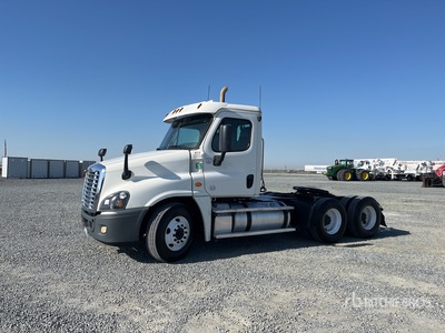 2016 Freightliner Cascadia 125 6x4 Ciągnik siodłowy T/A z kabiną dzienną