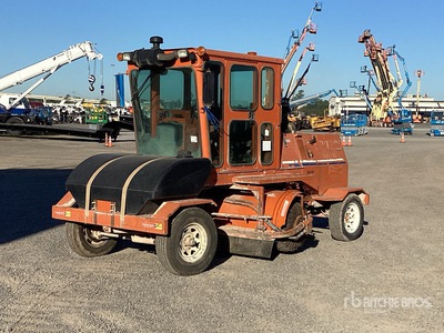 2015 Broce CRT350 Self-Propelled Broom (Inoperable)