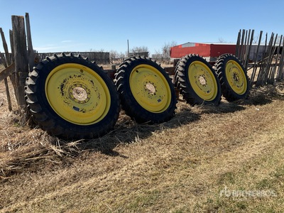 Quantity of (4) Firestone 320/90R46 Pneus - Fits John Deere 4720