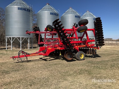2014 Sunflower 1435 30 ft Tandem Breaking Disques