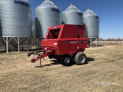 2002 Case IH RBX561 Presse à balles cylindriques